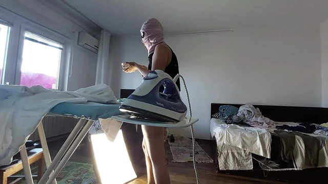 Amateur wife does housework naked.