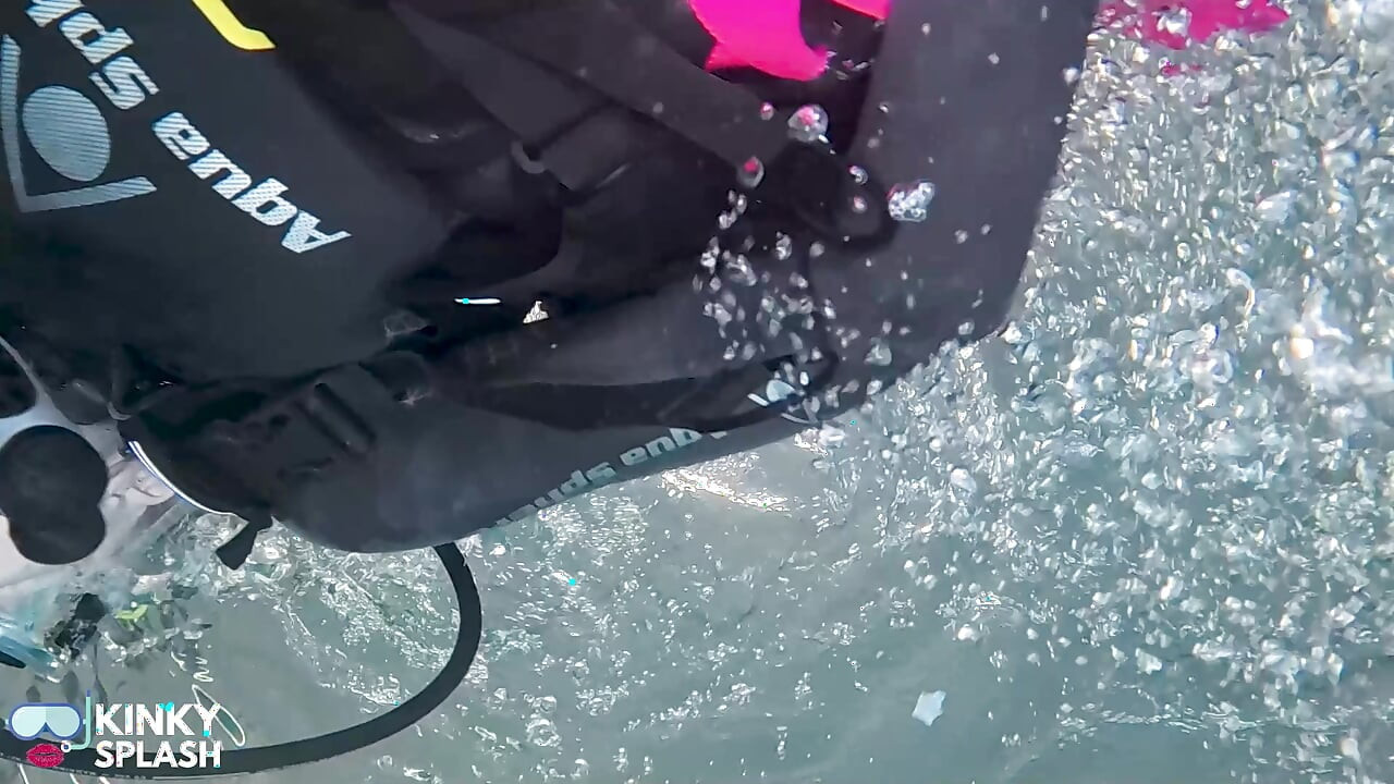 Plongée avec tuba et séduction sous-marine - plaisir humide et déjanté au premier rendez-vous