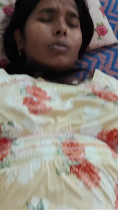 Father & daughter hot pussy sex - Father aapne beti ki chut me aapna land dal rahe he. | Clip 1