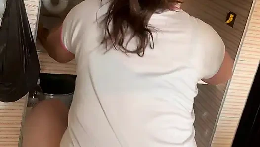 Anda Dapat Melihat Segala Sesuatu Dengan Piyama Dimasak Dengan Thong Dan Bra Down