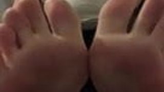 Alexis Black adore les pieds, pova