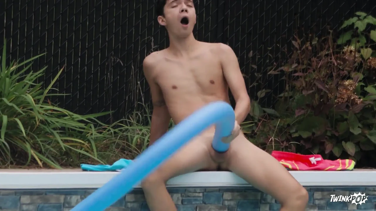 Twinkpop – Splashing Cum