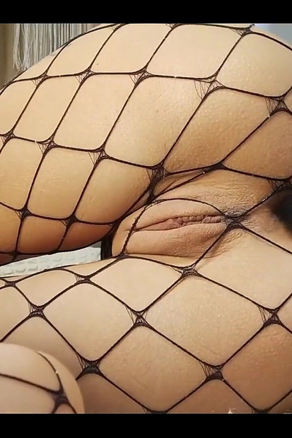 Nahaufnahme meiner anal neckenden finger und vibro, anal-märchen-plug