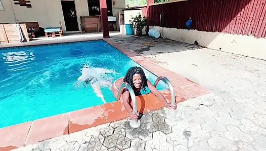 Kaum am pool benehmen