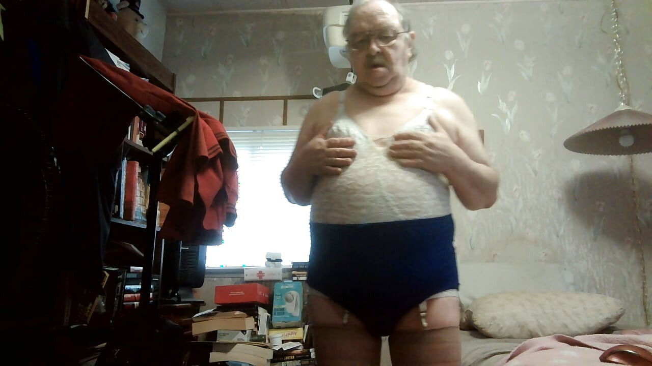 THE COCKSUCKER - naked homosexual masturbating pig