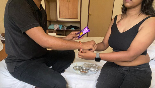 Rakshabandhan par pinki didi apne se bahut hi hatke gift manga