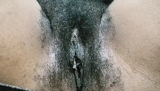 Женщина с волосатой киской в наряде секретарша