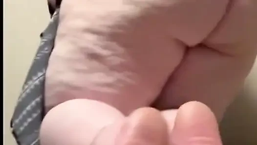 Gassy knees & feet tease: kompilasi kentut: bella blast