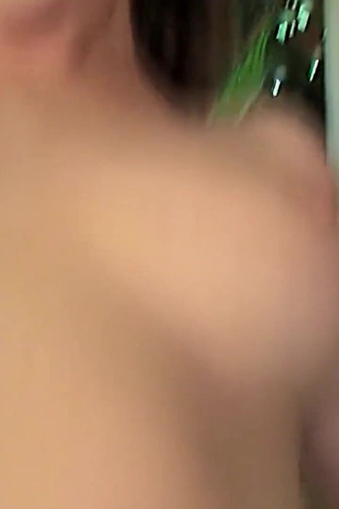 Cena da bunda recheada - 3 magra morena milf Judith Fox adora fazer anal e facial