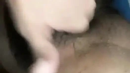 Gadis hot desi mandi dan colok memeknya sendiri