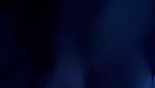 Ngocok kontol pakai toket berlumur pelumas