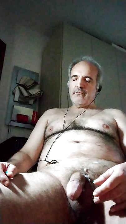 Veliki izljev sperme za tebe, moj prijatelju