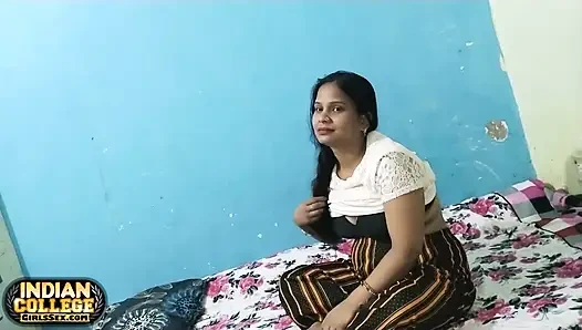 Ateşli Hintli lezbiyen seks arkadaşı büyük göğüslerini parmaklıyor ve sikiyor