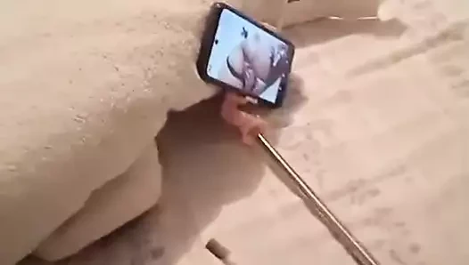 Mera vybhichari pati mujhe hastmaithun karte hue philmata hai