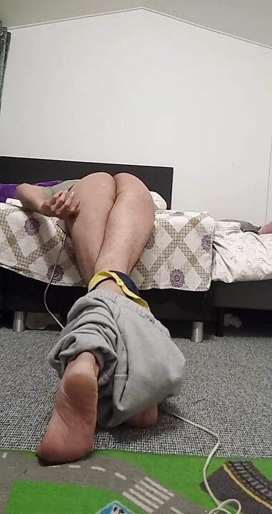 Horny big ass guy teasing his smooth asshole and rubbing into that ass