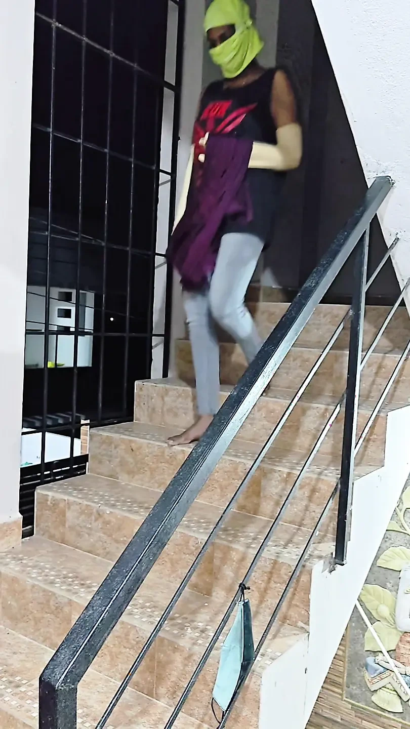 单身男和房主继女