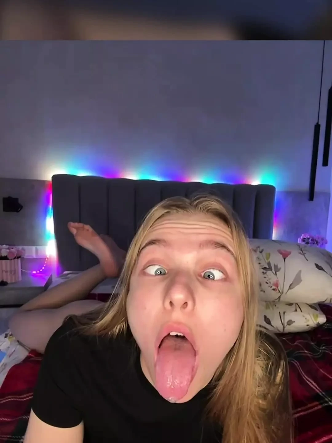 Crazy fisting tight pussy and anal fuck