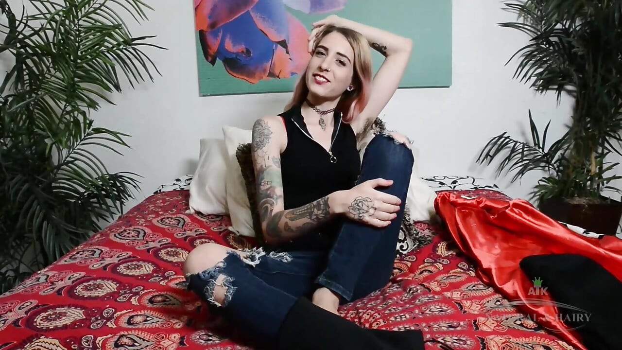 Pearl Sage Undresses and Spreads her Huge Bush