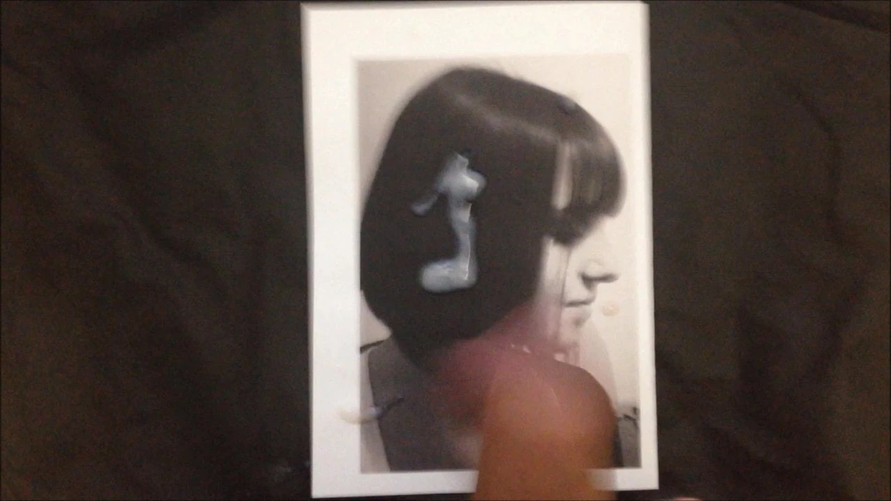 Cum hommage à la coupe de cheveux sexy de mon ami