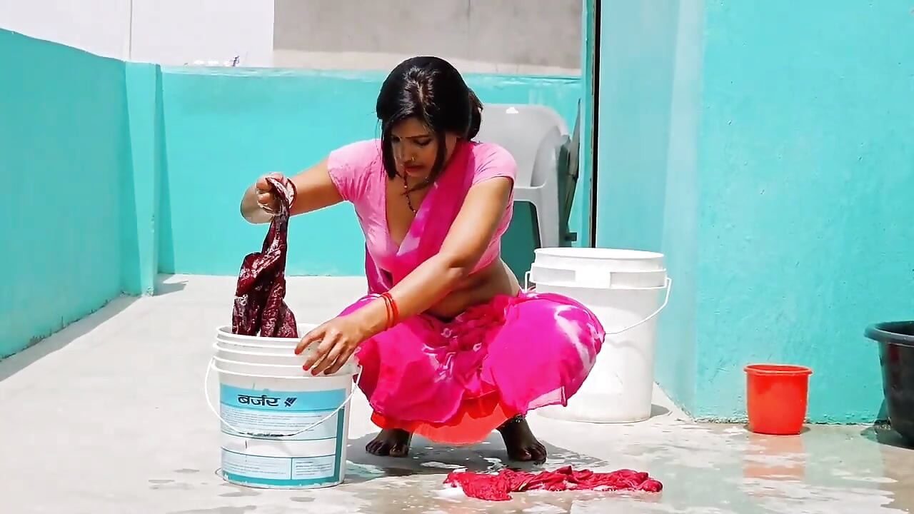 Komal's brother-in-law, when there was no one in the house, he was shaking the land vigorously with his underwear out