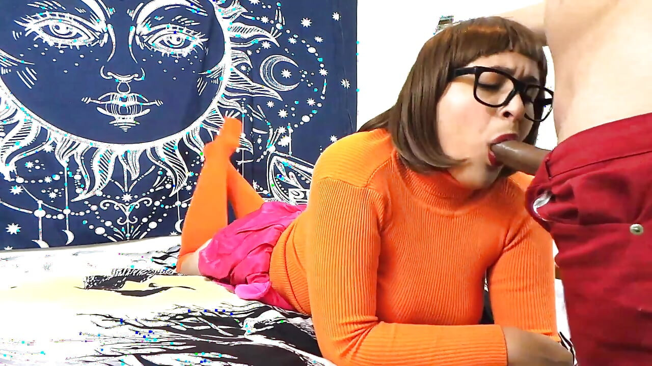 Velma suge un străin