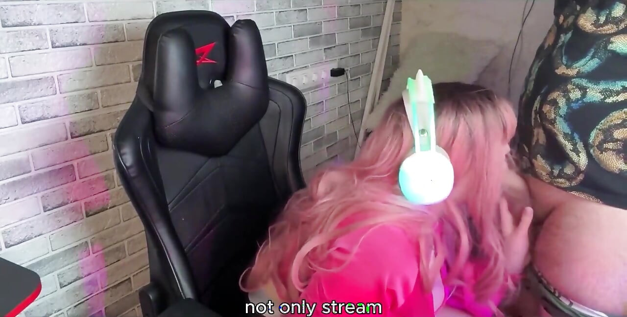 ¡Shock! una streamer real olvidó apagar su transmisión en vivo.