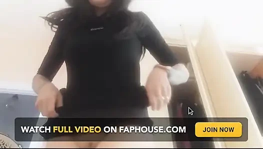 Striptizci kız dans ederken osuruyor