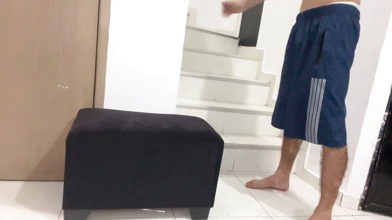 사리타가 거대한 자지에 격렬하게 박히는 장면