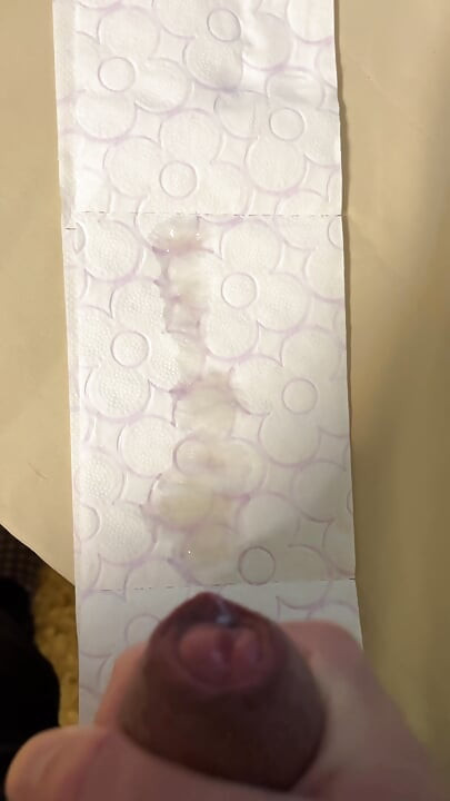 Earl Smile Big Cumshot Heavy Load On Toilet Paper