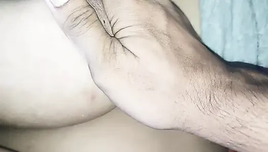 Üvey kız kardeşim o kadar açgözlü ki ona dokunmak istiyorum!! O çok seksi