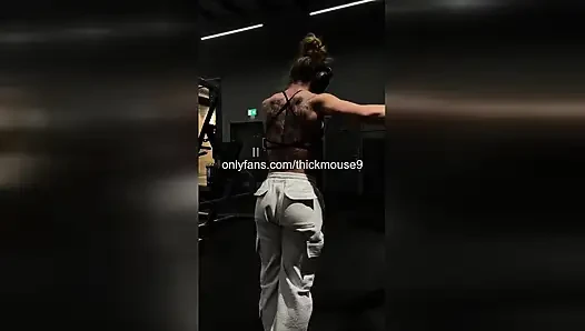 Naughty Teen's Pussy Slip During Instagram Live Dance