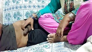 नेपाल के जंगल में बड़े स्तन वाली लड़की और लड़का सेक्स