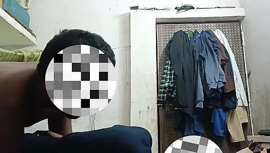 Студентка, намазаная маслом, и её задница