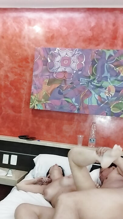 호텔에서 멋진 섹스를 즐기는 도주