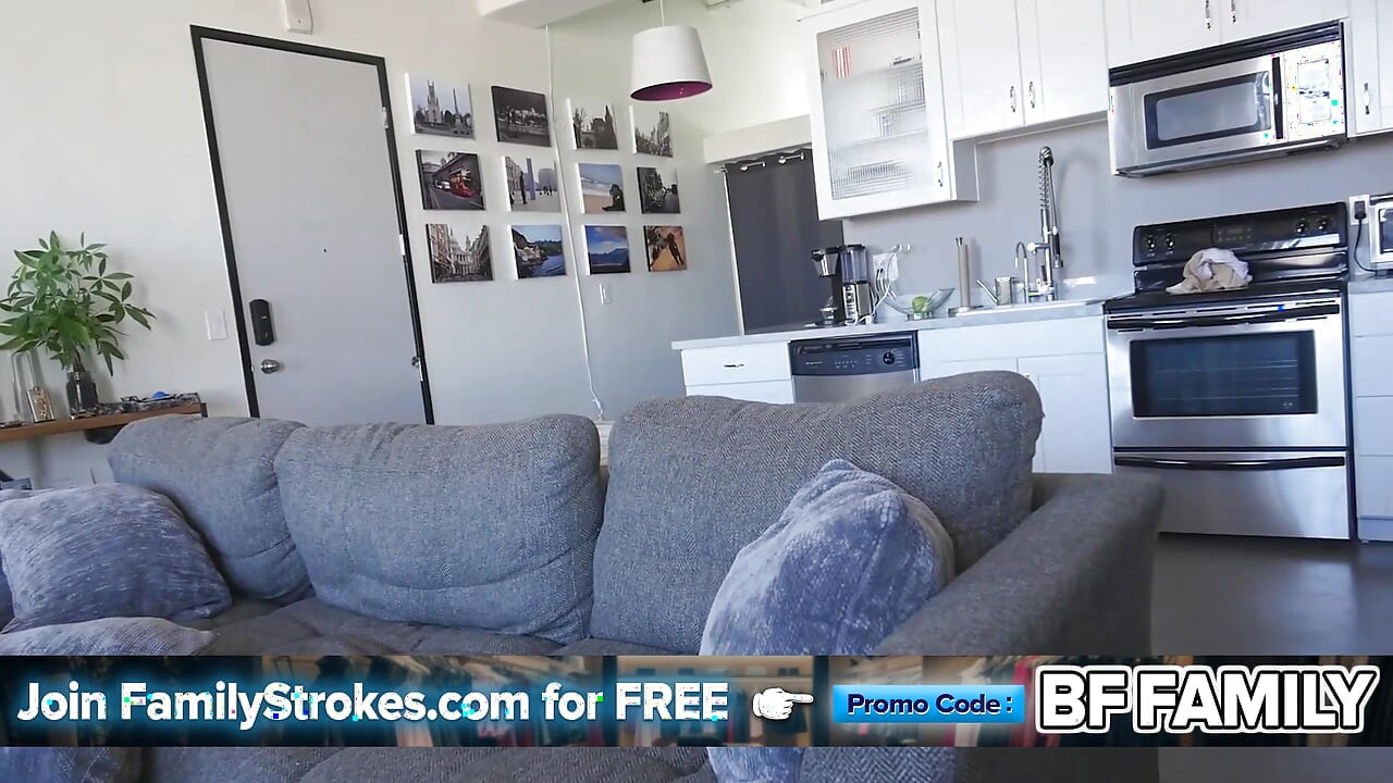 배다른 여동생의 금기 쓰리섬: 돌림빵할 때 의붓아들의 자지가 더 맛있어