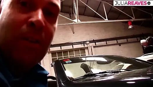 Er bekommt einen dreier in seiner autowerkstatt