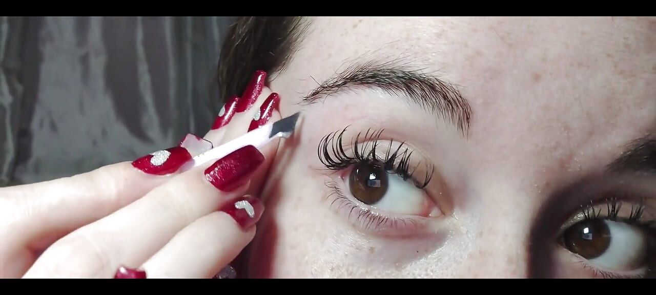 Tweezing My Eyebrows Close up