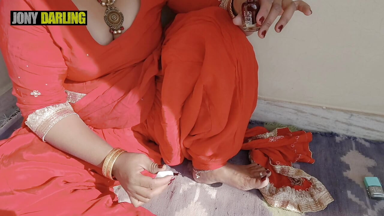 Punjabi Bhabhi painted her nail on roof