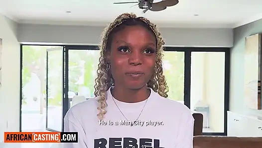 18-летнюю киску с большими сиськами имеют в фейковом модельном кастинге в любительском видео