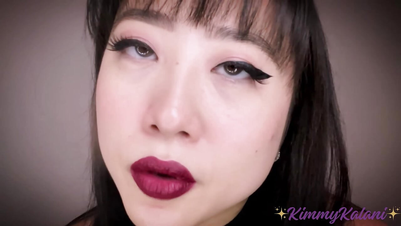 Горещ вампир те поглъща с лизане на уши и лещи - ASMR