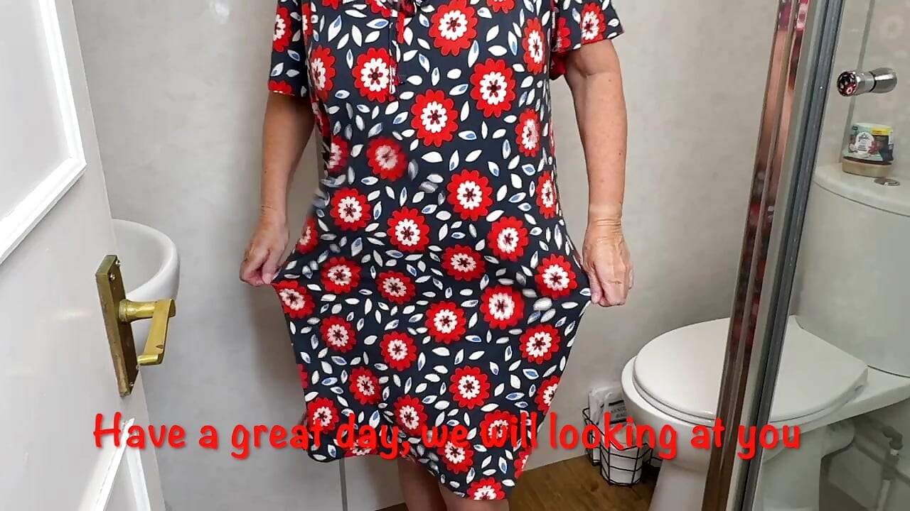 Mrs Mature Feet Dressing - Big Granny Pants 501