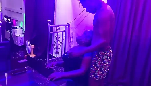 Медленно натирать в любительском видео