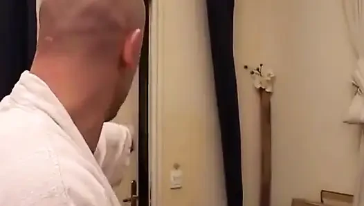 Sokakta yakalanan genç Beurette sikiliyor