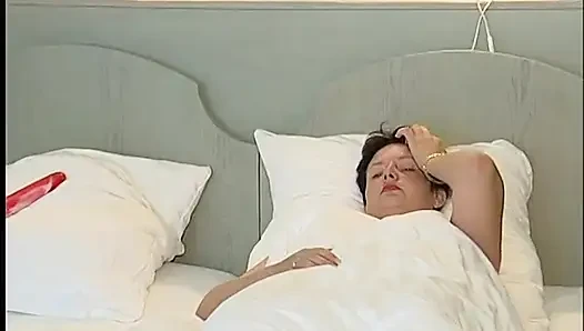 Dewasa montok masturbasi di motel