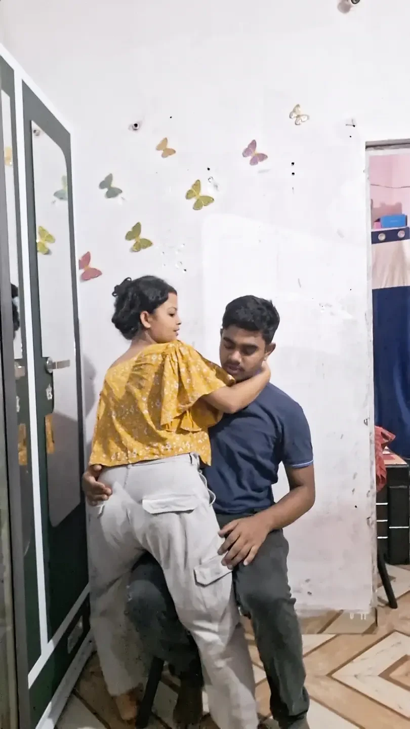 Delivery boy with Indian Beautiful Wife Fu.cking hot