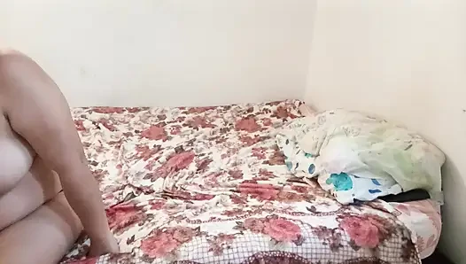Karım yarak çok iyi emiyor - inanılmaz gırtlağına kadar sakso