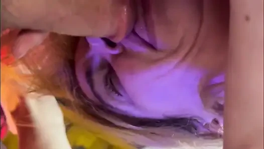 Stiefpapi einen blowjob geben und gefistet werden