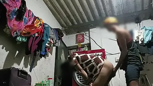 Meskipun suami berada di kamar, kakak ipar akan ditunjukkan kepada mereka berdua di kamar pada akhirnya.
