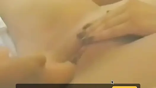 Seks threesome sama gadis mungil ini