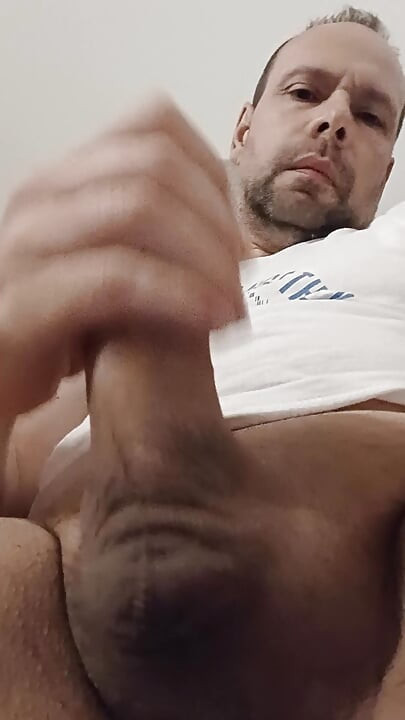 Handjob continues in front of my Webcam